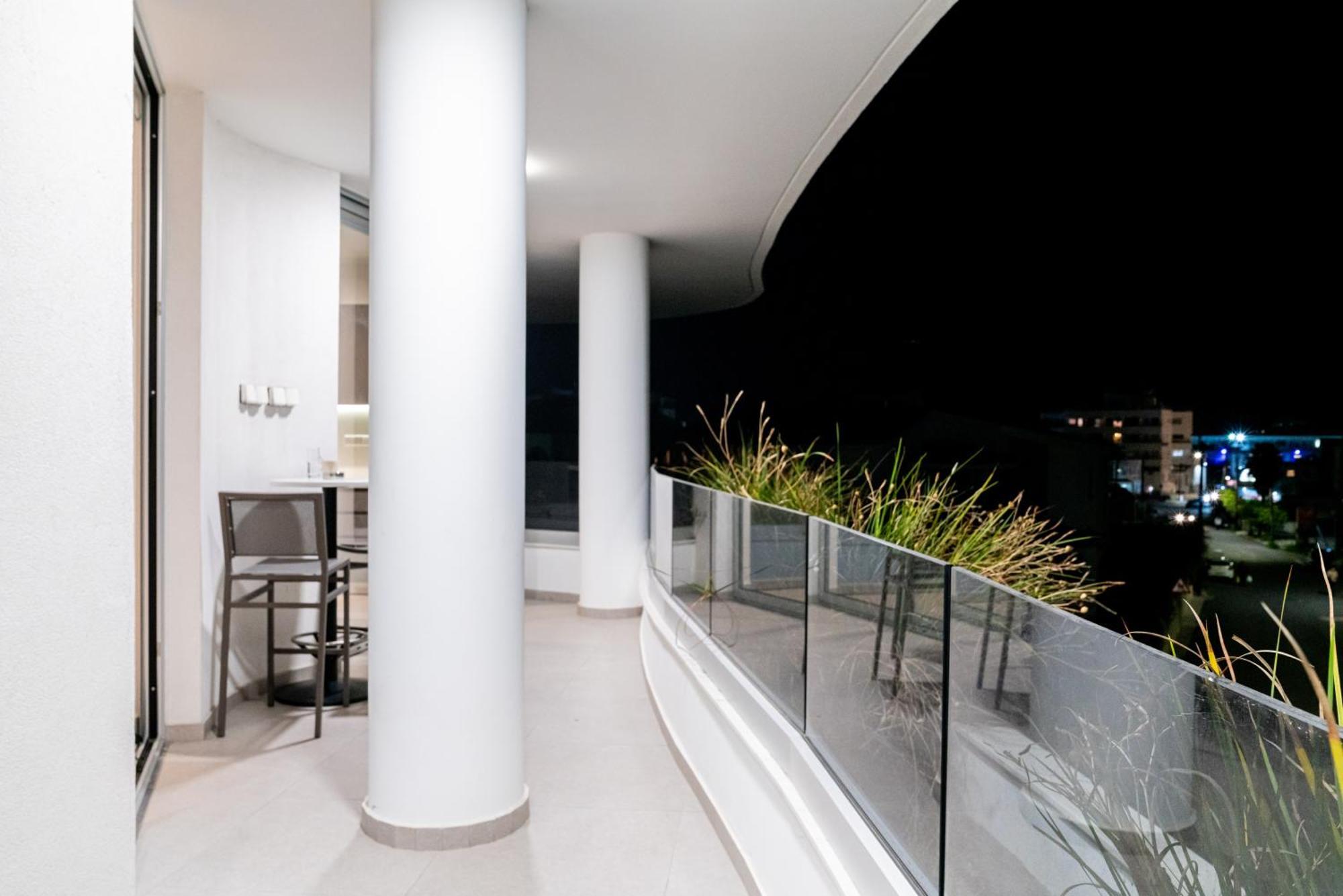 Venus Apartment Larnaca Esterno foto